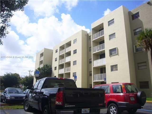 2 Bedrooms, Fountainbleau Rental in Miami, FL for $1,900 - Photo 1