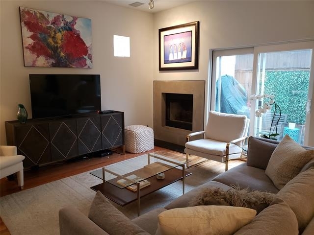 2 Bedrooms, Cole Parkwood Rental in Dallas for $2,500 - Photo 1