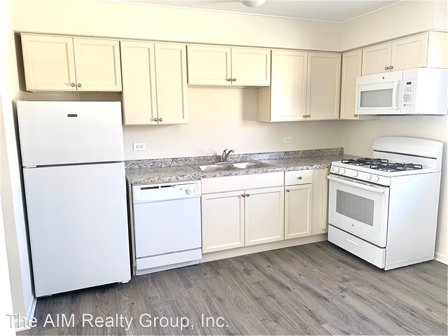 2 Bedrooms, York Rental in Chicago, IL for $1,395 - Photo 1