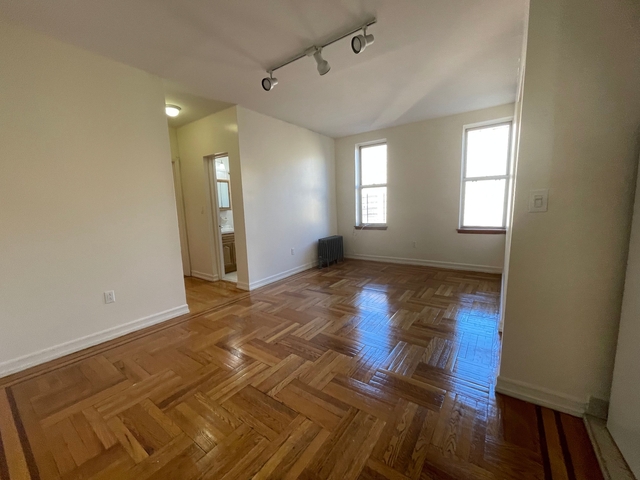 2 Bedrooms, Washington Heights Rental in NYC for $2,175 - Photo 1