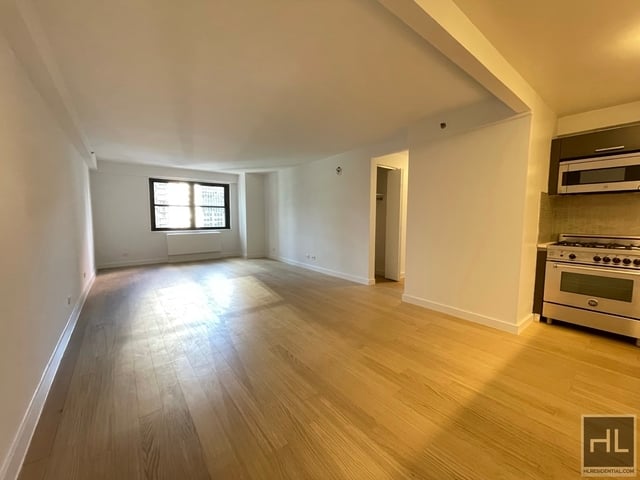 3 Bedrooms, Murray Hill Rental in NYC for $6,943 - Photo 1