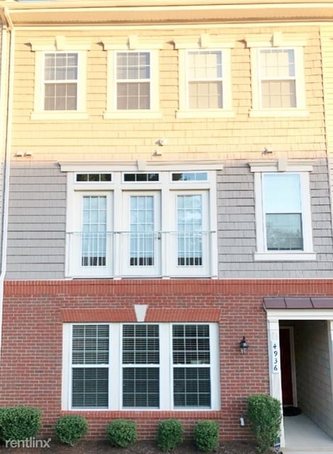 3 Bedrooms, Evansdale Rental in Washington, DC for $2,575 - Photo 1