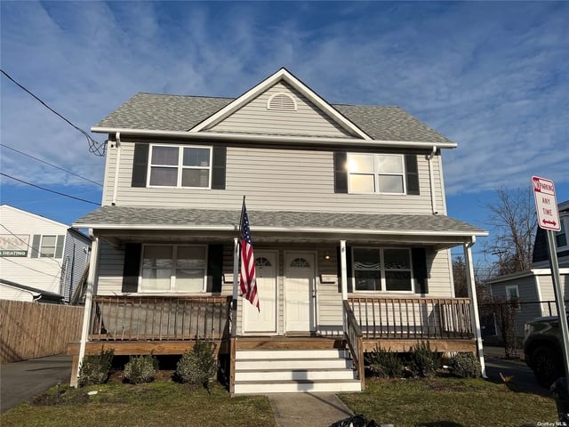 3 Bedrooms, West Islip Rental in Long Island, NY for $2,950 - Photo 1