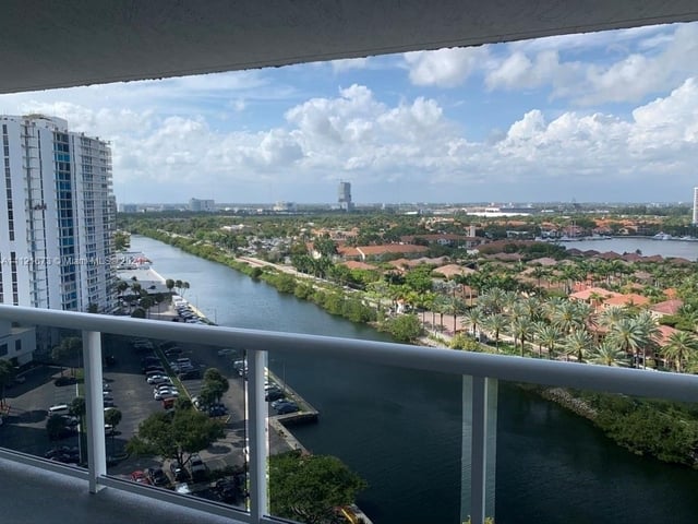 2 Bedrooms, Biscayne Yacht & Country Club Rental in Miami, FL for $2,300 - Photo 1