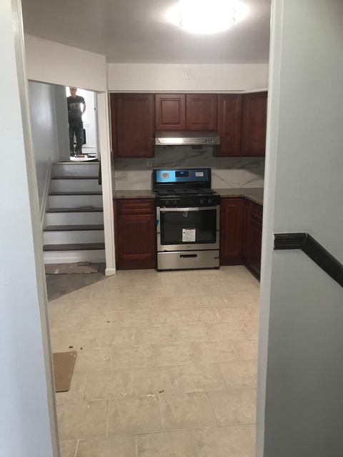 3 Bedrooms, Dyker Heights Rental in NYC for $2,500 - Photo 1