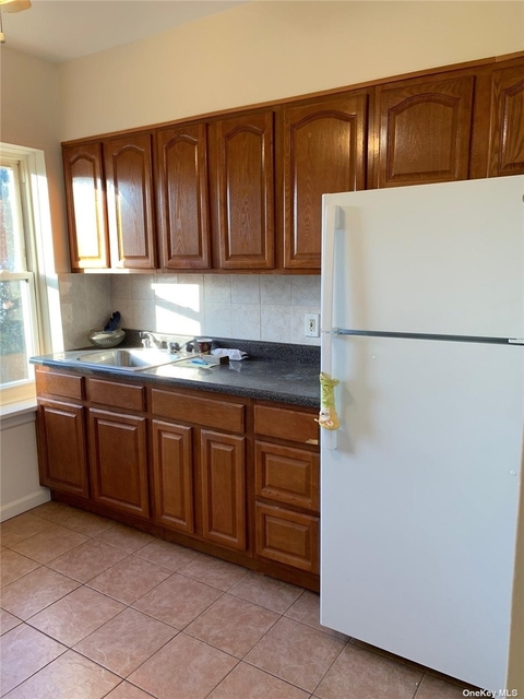 2 Bedrooms, Murray Hill (Queens) Rental in NYC for $2,100 - Photo 1