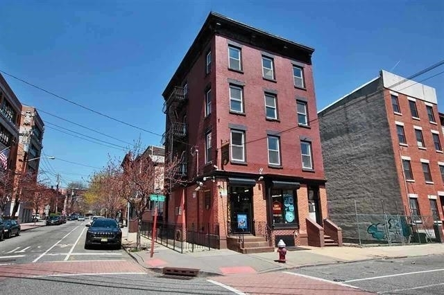 2 Bedrooms, Hamilton Park Rental in NYC for $2,175 - Photo 1