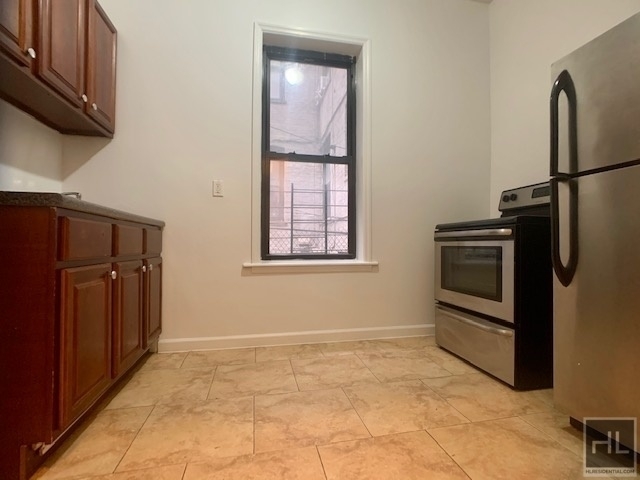 2 Bedrooms, Flatbush Rental in NYC for $2,100 - Photo 1