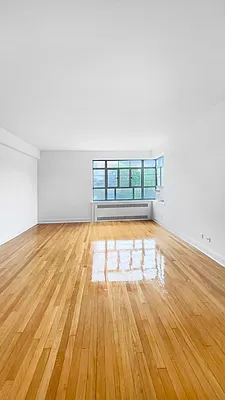 2 Bedrooms, Forest Hills Rental in NYC for $3,295 - Photo 1