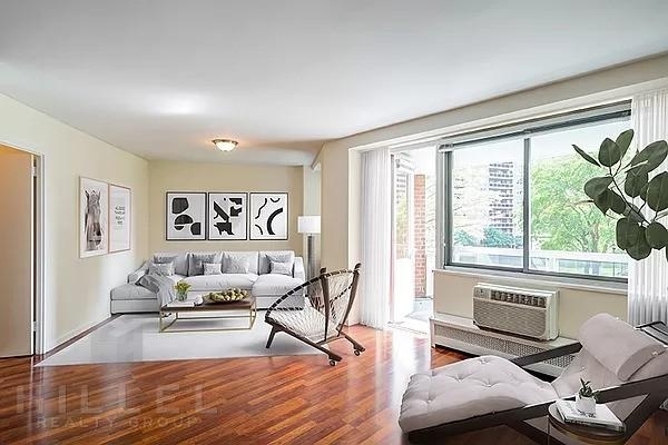 2 Bedrooms, Forest Hills Rental in NYC for $3,000 - Photo 1