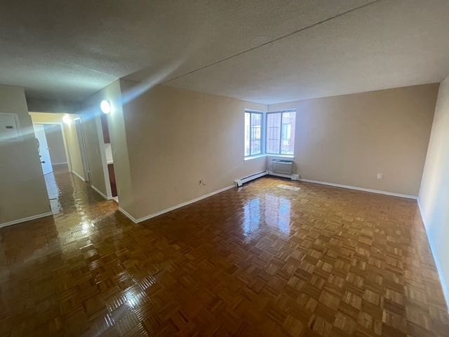 2 Bedrooms, Downtown Flushing Rental in NYC for $2,450 - Photo 1