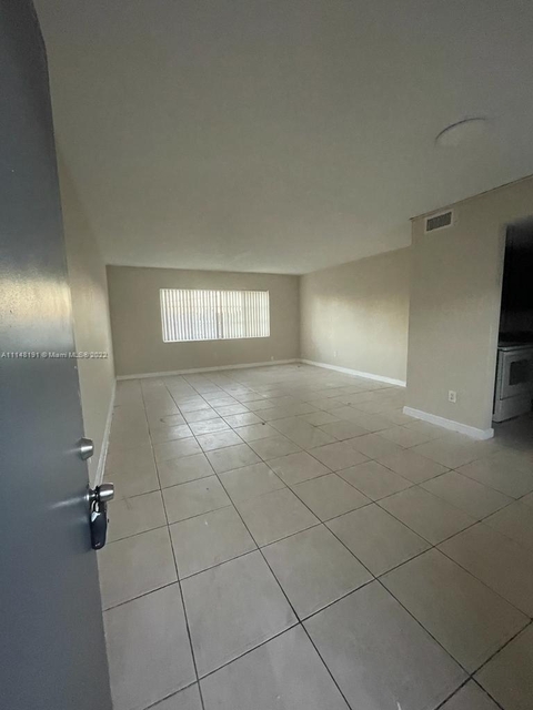 1 Bedroom, Academy Heights Rental in Miami, FL for $1,250 - Photo 1
