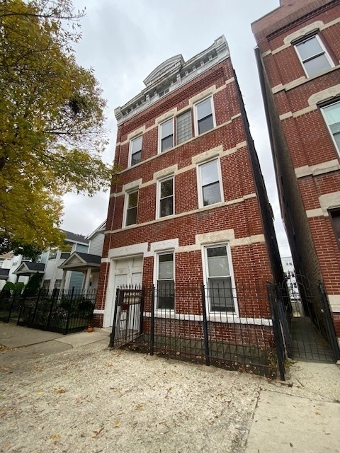 2 Bedrooms, Heart of Chicago Rental in Chicago, IL for $950 - Photo 1
