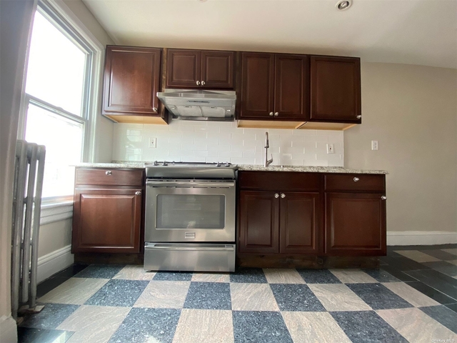3 Bedrooms, Richmond Hill Rental in NYC for $2,600 - Photo 1