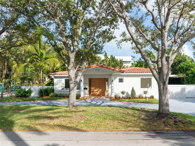 4 Bedrooms, Biscayne Key Estates Rental in Miami, FL for $14,000 - Photo 1
