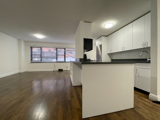 2 Bedrooms, Sutton Place Rental in NYC for $5,895 - Photo 1