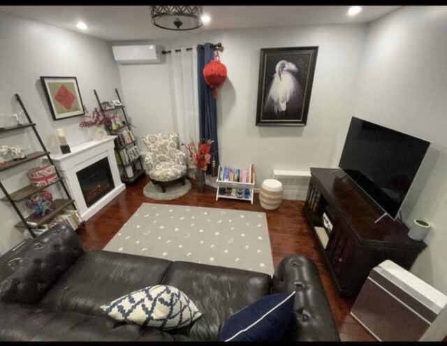 2 Bedrooms, Gravesend Rental in NYC for $2,300 - Photo 1