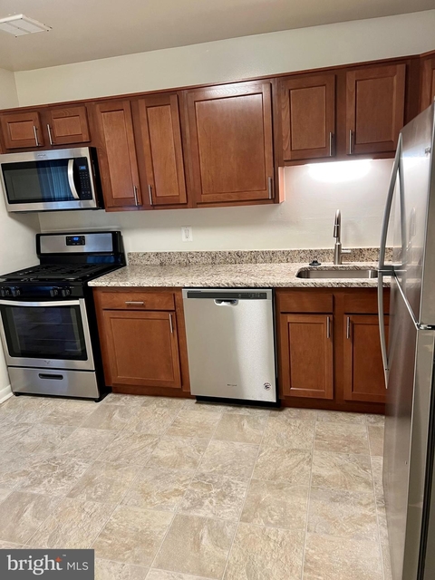 3 Bedrooms, Ruxton Rental in Baltimore, MD for $2,100 - Photo 1