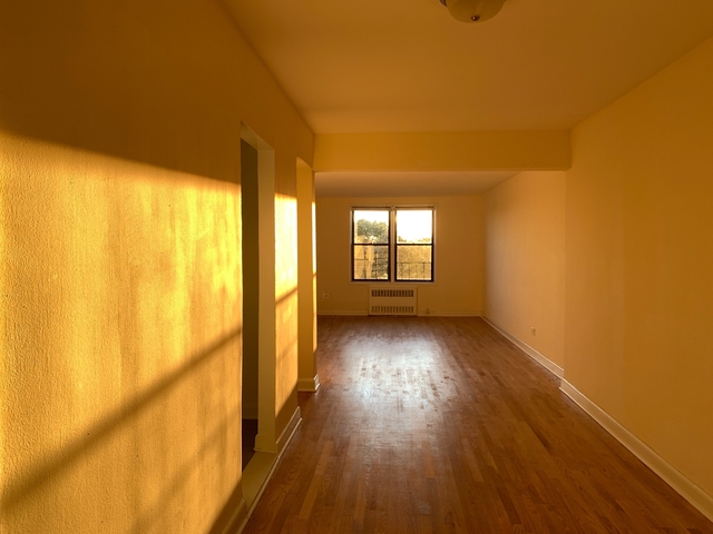 2 Bedrooms, Ocean Parkway Rental in NYC for $2,450 - Photo 1