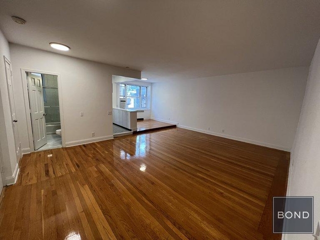 Studio, Hell's Kitchen Rental in NYC for $2,595 - Photo 1