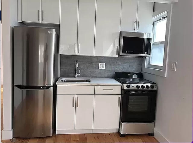 3 Bedrooms, Sunnyside Rental in NYC for $2,500 - Photo 1