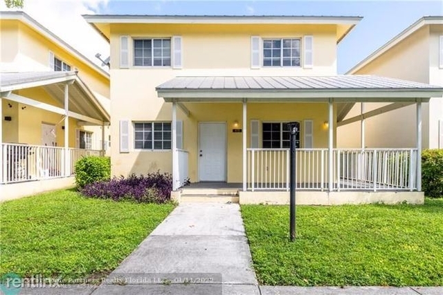 4 Bedrooms, Town Park Village Rental in Miami, FL for $3,370 - Photo 1