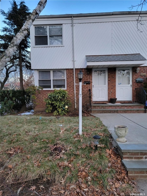3 Bedrooms, Oakland Gardens Rental in Long Island, NY for $2,800 - Photo 1
