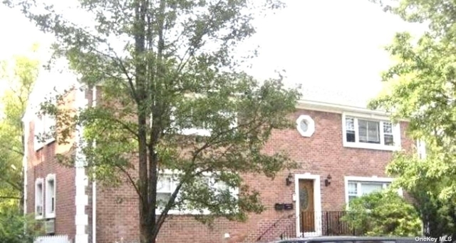 3 Bedrooms, Great Neck Plaza Rental in Long Island, NY for $3,625 - Photo 1