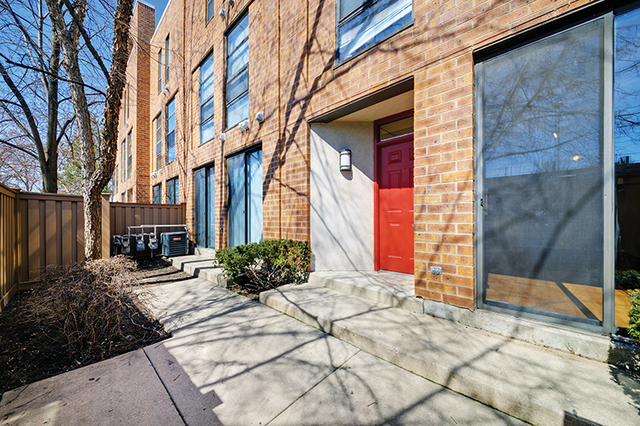 2 Bedrooms, Oak Park Rental in Chicago, IL for $2,358 - Photo 1