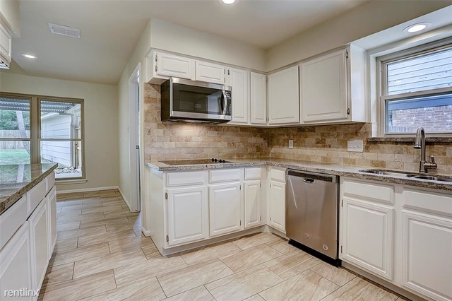 3 Bedrooms, Northshire Rental in Houston for $1,895 - Photo 1