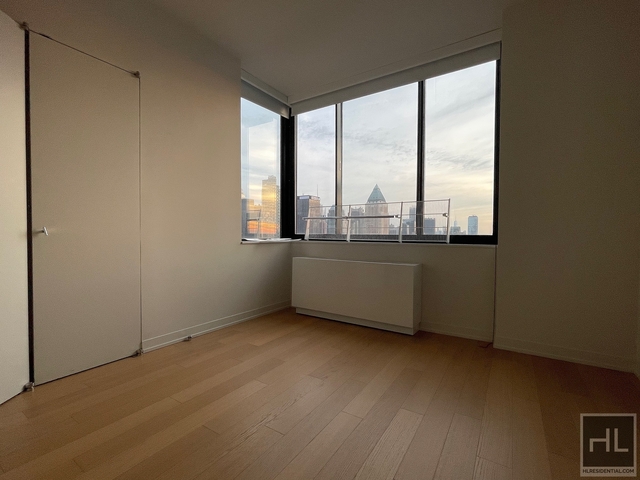 2 Bedrooms, Hell's Kitchen Rental in NYC for $6,450 - Photo 1