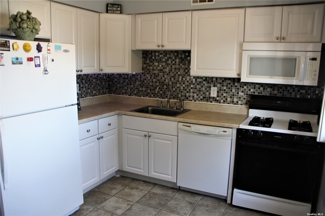 2 Bedrooms, Coram Rental in Long Island, NY for $2,200 - Photo 1