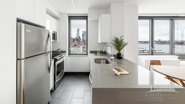 2 Bedrooms, Hell's Kitchen Rental in NYC for $7,430 - Photo 1