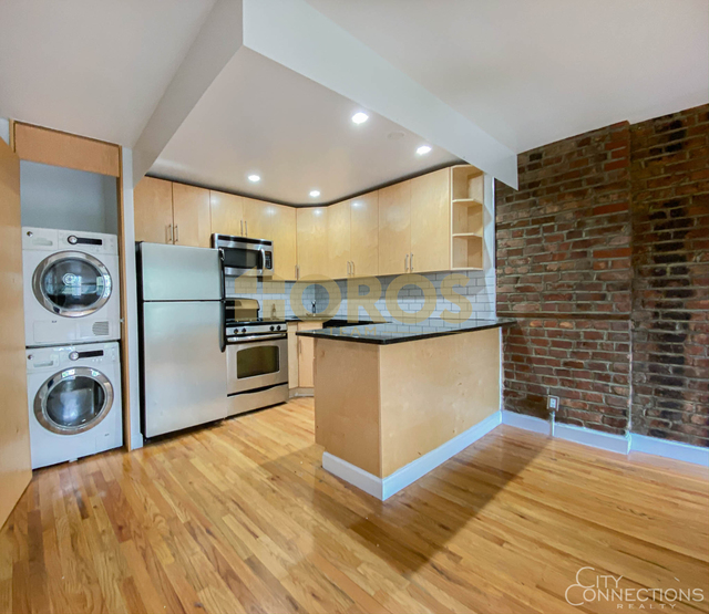  E 11th St - Photo 1