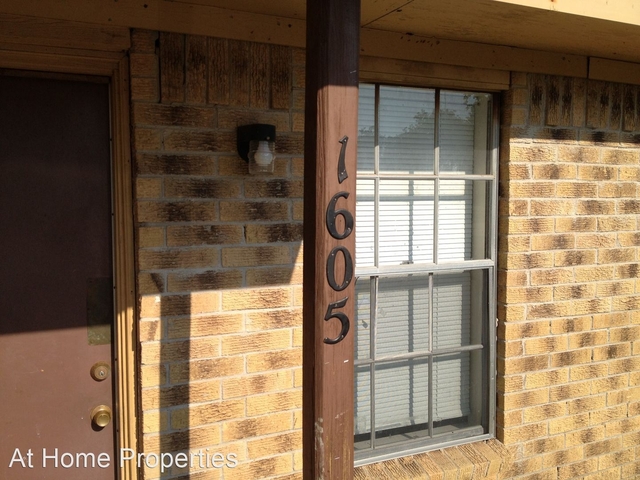 2 Bedrooms, Parkway Plaza Rental in Bryan-College Station Metro Area, TX for $1,000 - Photo 1