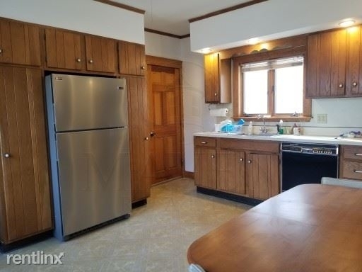 6 Bedrooms, West Somerville Rental in Boston, MA for $5,000 - Photo 1