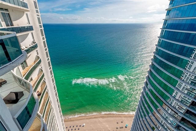 2 Bedrooms, Tatum's Ocean Beach Park Rental in Miami, FL for $10,200 - Photo 1