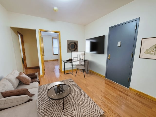 3 Bedrooms, Sunset Park Rental in NYC for $2,700 - Photo 1