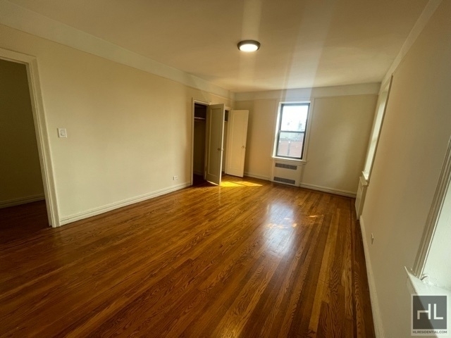 2 Bedrooms, Ocean Parkway Rental in NYC for $2,550 - Photo 1