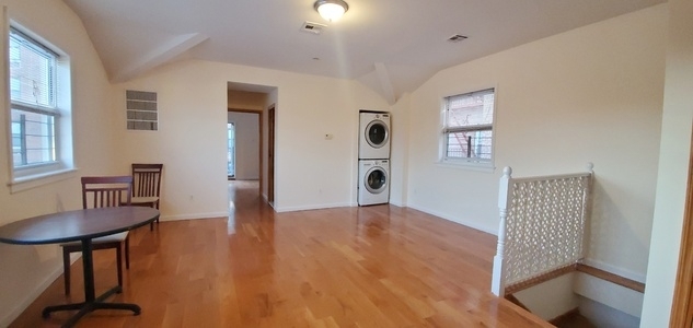 2 Bedrooms, Homecrest Rental in NYC for $2,300 - Photo 1