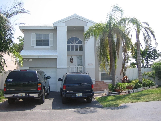 4 Bedrooms, Coral Creek Rental in Miami, FL for $3,900 - Photo 1