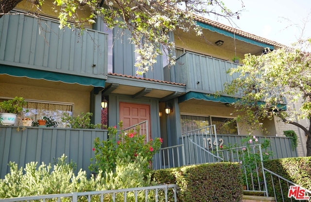 2 Bedrooms, Mid-City Rental in Los Angeles, CA for $3,000 - Photo 1