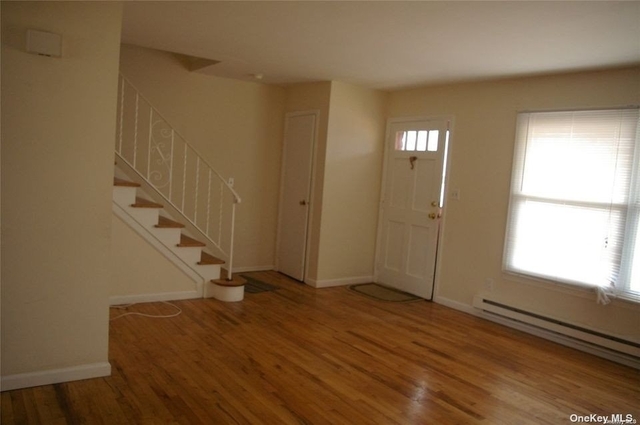 3 Bedrooms, East Northport Rental in Long Island, NY for $3,200 - Photo 1