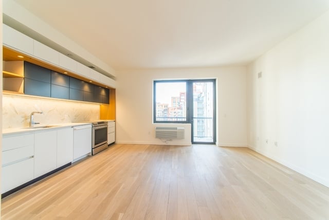 Studio, Long Island City Rental in NYC for $2,760 - Photo 1