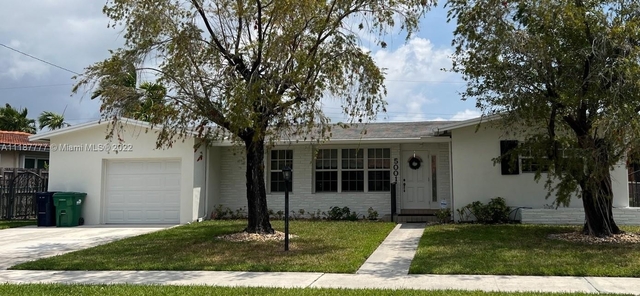 3 Bedrooms, Miller Heights Rental in Miami, FL for $4,900 - Photo 1