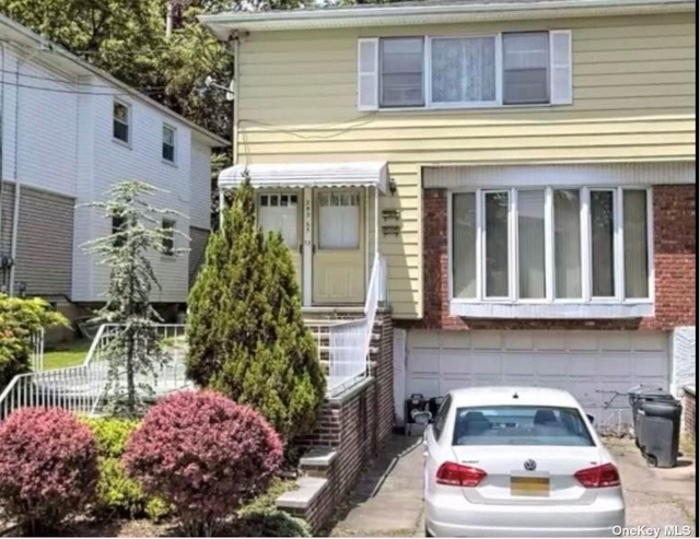 3 Bedrooms, Douglaston Rental in Long Island, NY for $2,800 - Photo 1