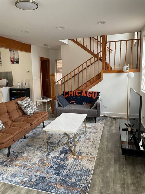 2 Bedrooms, Pilsen Rental in Chicago, IL for $2,600 - Photo 1