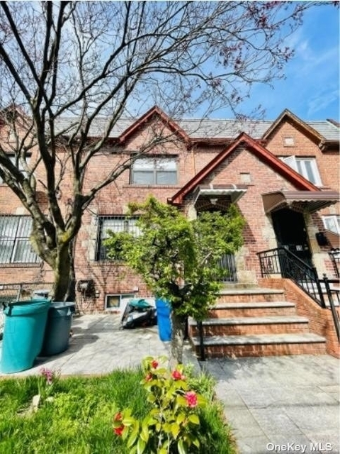 3 Bedrooms, Rego Park Rental in NYC for $2,800 - Photo 1