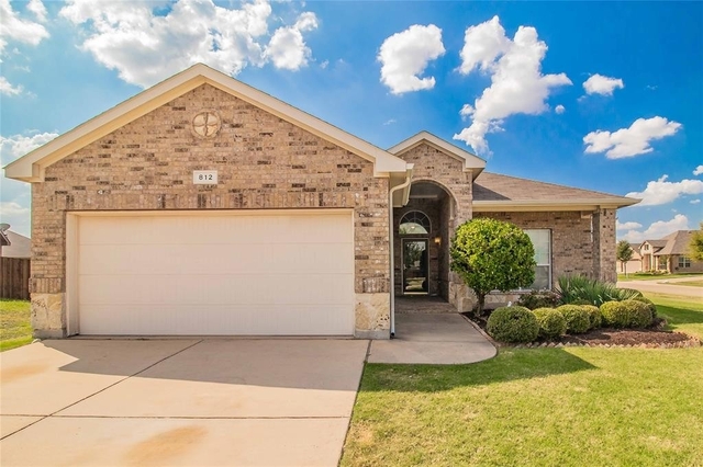 4 Bedrooms, West Bend South Rental in Dallas for $2,395 - Photo 1
