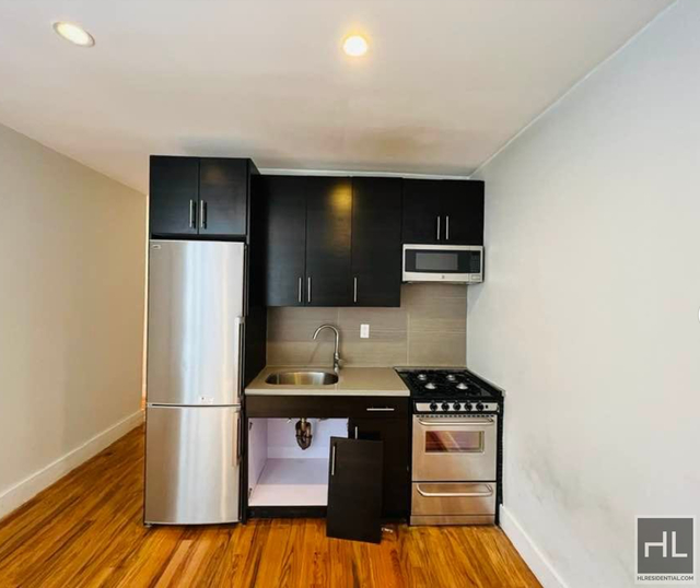 3 Bedrooms, Bay Ridge Rental in NYC for $3,000 - Photo 1